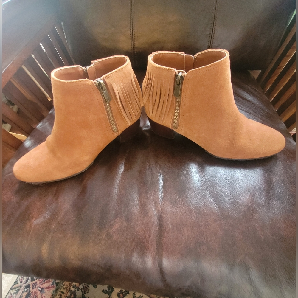 Kenneth Cole Reaction leather ankle boots w/fringe 7 1/2 M
